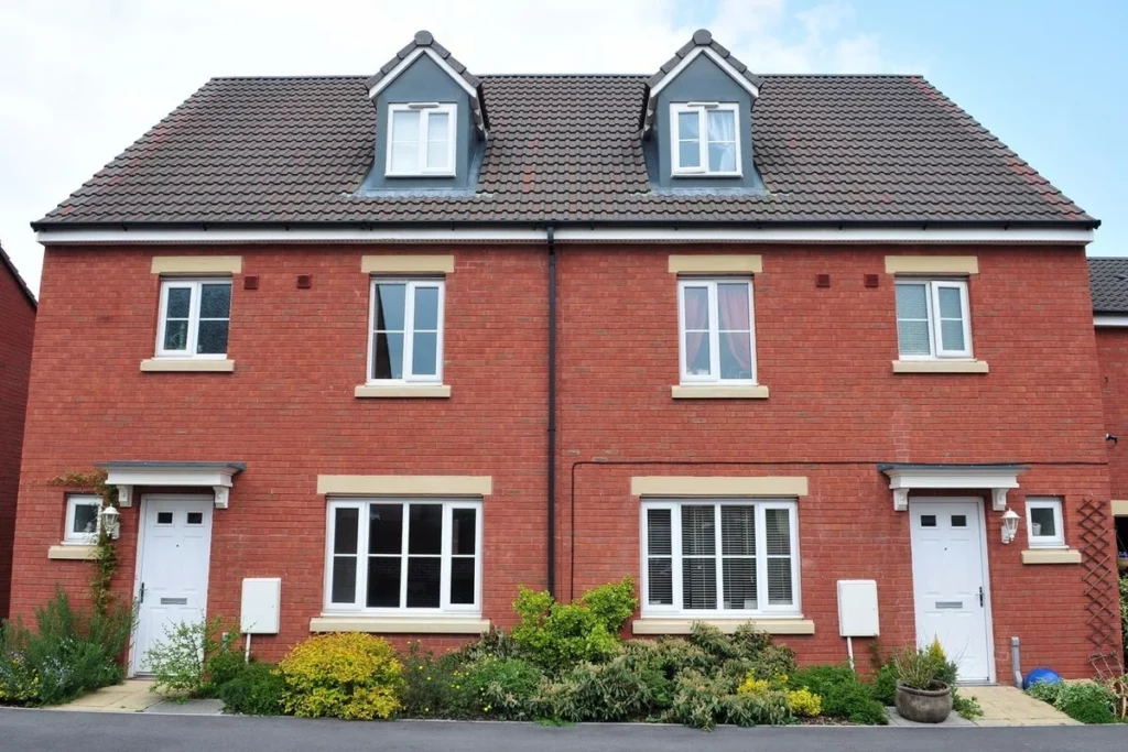 Rénovation maison brique Lille - Artisan qualifié CTM Rénovation à Lille, lomme, seclin, vendeville, armentières, villeneuve d’ascq, lens, douai, arras, valenciennes, bondues, marcq en baroeul, lambersart, Haubourdin, ronchin, Faches-Thumesnil, loos, Croix, Wasquehal, la madeleine, roubaix, tourcoing,mouvaux, templemars, pérenchies, premesques, capinghem, englos, lompret,saint andré, wambrechies, sainghin en mélantois, verlinghem, emmerin, fretin, lezennes, avelin, merignies, camphin, tressin, anstaing, chéreng, gruson, willems, mons en baroeul, lesquin, wattignies, nord, pas de calais