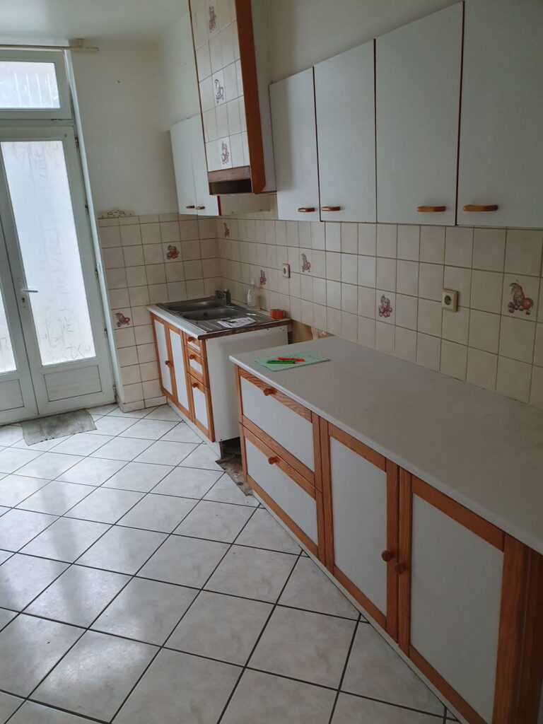 agrandir une petite cuisine à Lille, lomme, seclin, vendeville, armentières, villeneuve d’ascq, lens, douai, arras, valenciennes, bondues, marcq en baroeul, lambersart, Haubourdin, ronchin, Faches-Thumesnil, loos, Croix, Wasquehal, la madeleine, roubaix, tourcoing,mouvaux, templemars, pérenchies, premesques, capinghem, englos, lompret,saint andré, wambrechies, sainghin en mélantois, verlinghem, emmerin, fretin, lezennes, avelin, merignies, camphin, tressin, anstaing, chéreng, gruson, willems, mons en baroeul, lesquin, wattignies, nord, pas de calais