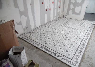 Réalisation d’une chape et un carrelage imitation carreau de ciment à Marcq en Baroeul
